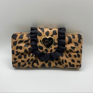 Betsey Johnson Cheetah Print Wallet 😻